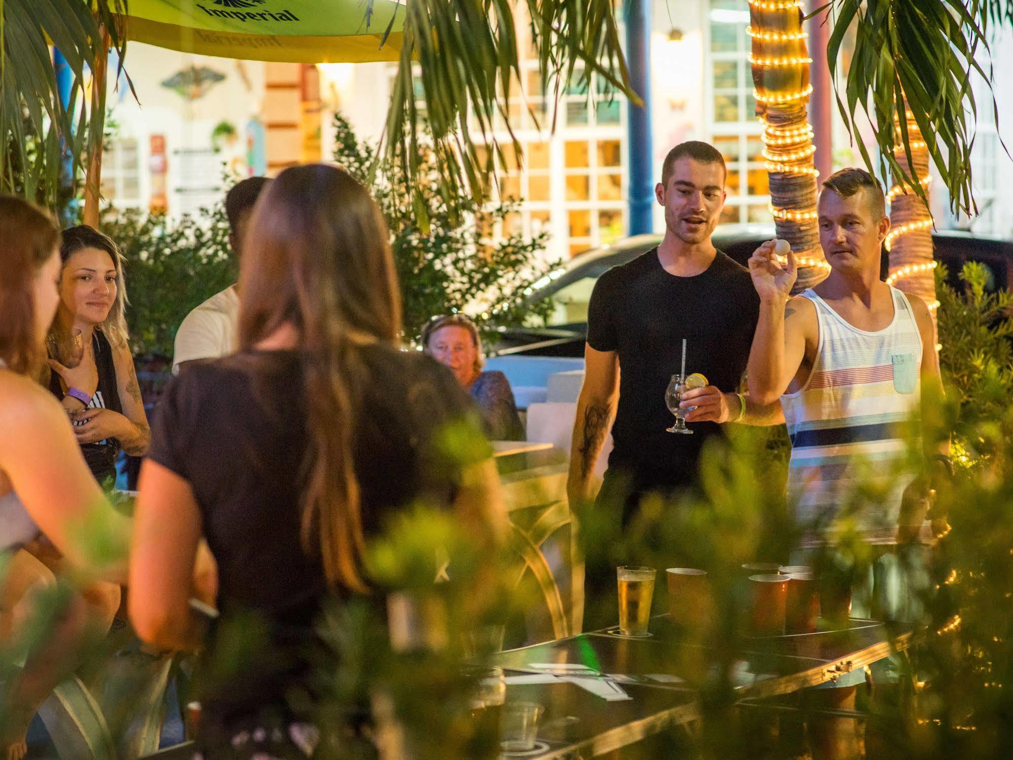 Ostello Beds N' Drinks Miami Beach Esterno foto